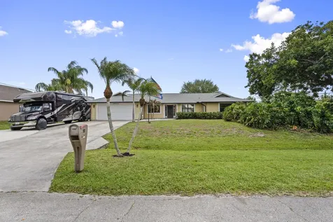 138 SW Airview Avenue Port St Lucie FL 34984