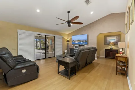 138 SW Airview Avenue Port St Lucie FL 34984