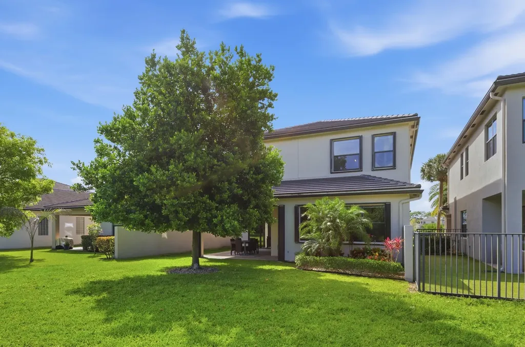 7605 Moonrise Drive Lake Worth FL 33467