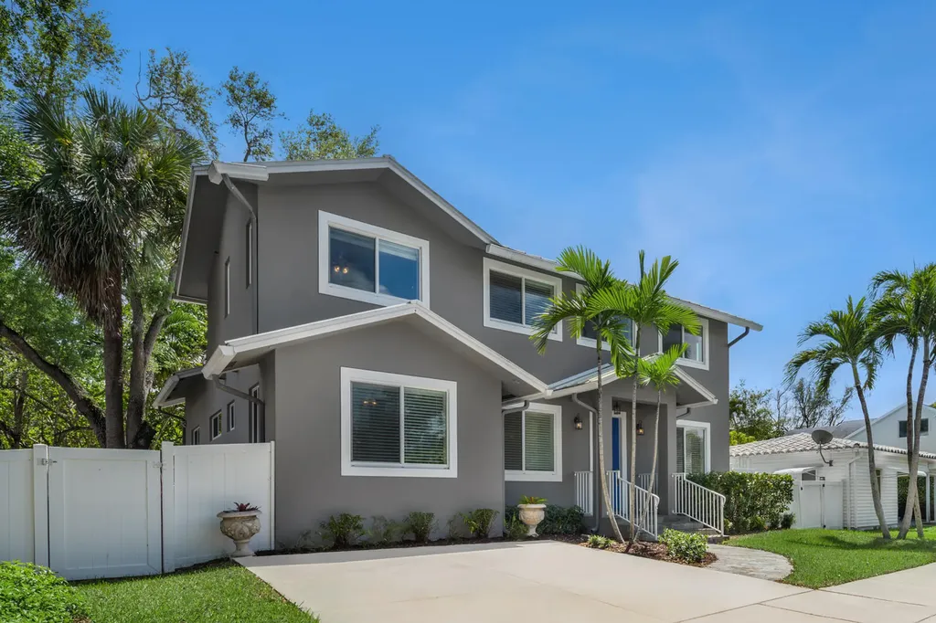 216 SE 10th Street Fort Lauderdale FL 33316