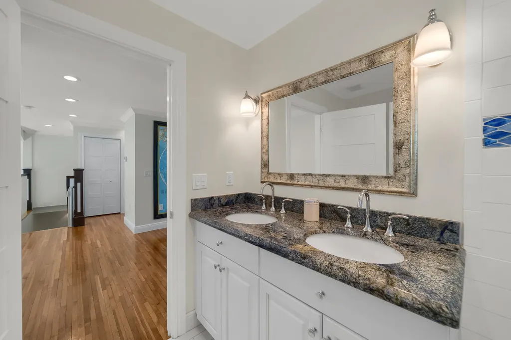 216 SE 10th Street Fort Lauderdale FL 33316