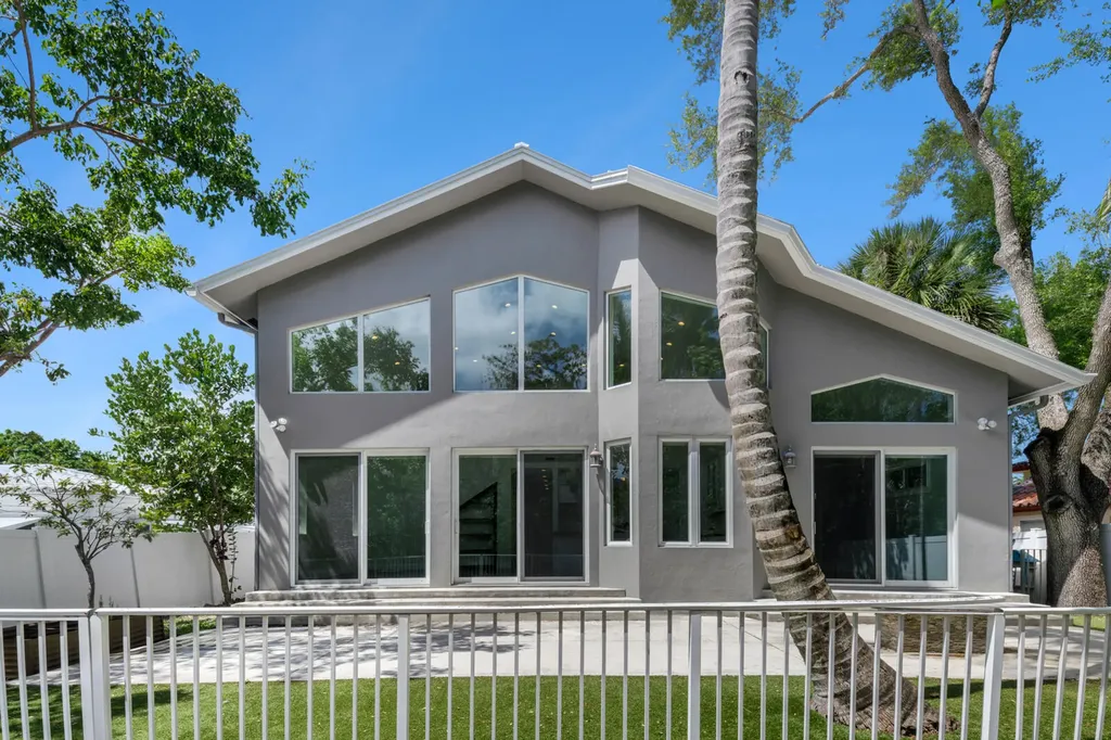 216 SE 10th Street Fort Lauderdale FL 33316