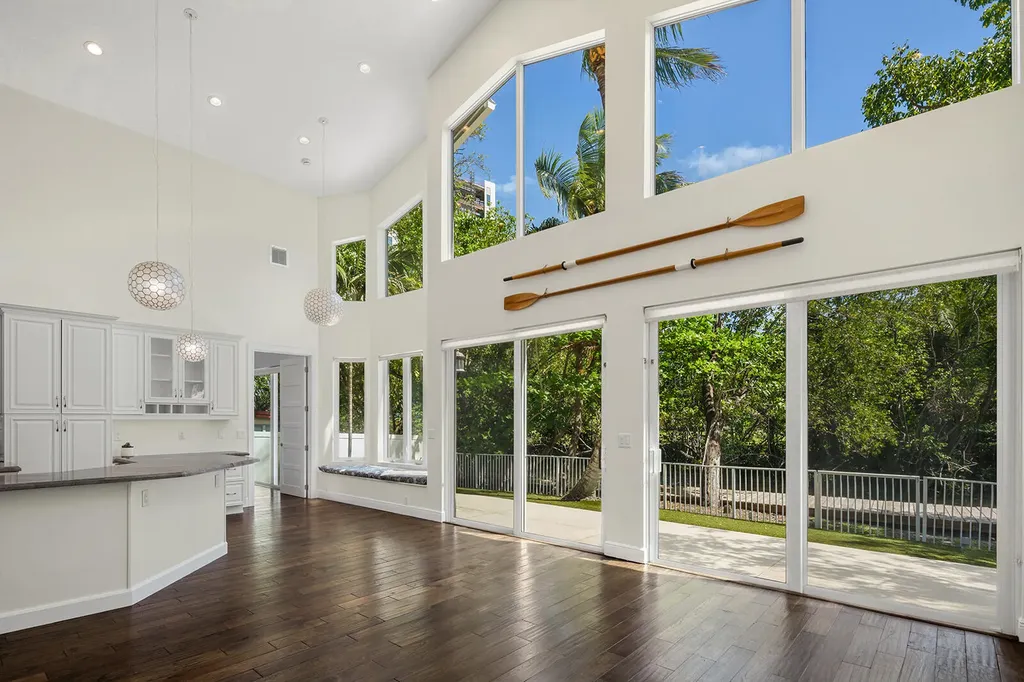 216 SE 10th Street Fort Lauderdale FL 33316