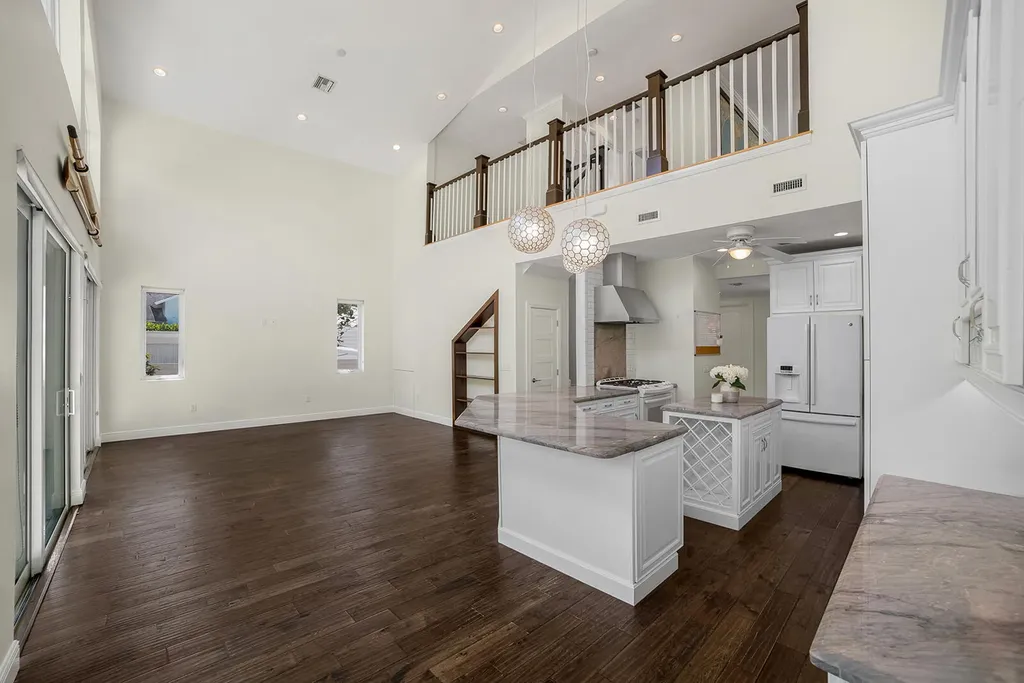 216 SE 10th Street Fort Lauderdale FL 33316
