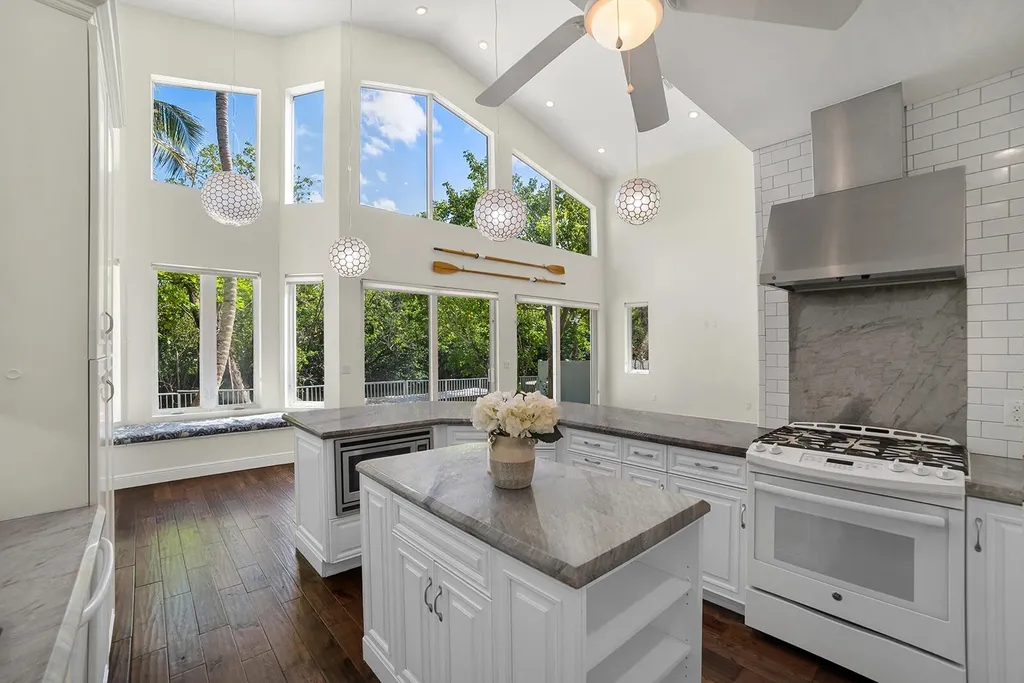 216 SE 10th Street Fort Lauderdale FL 33316