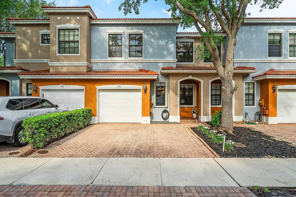 242 E Chrystie Circle Delray Beach FL 33484