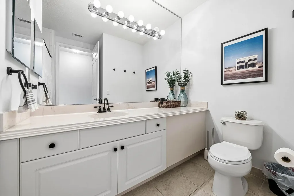 242 E Chrystie Circle Delray Beach FL 33484