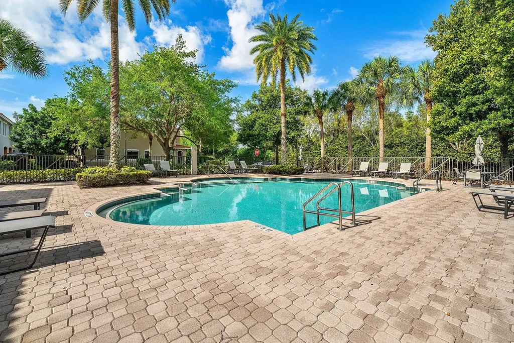 242 E Chrystie Circle Delray Beach FL 33484