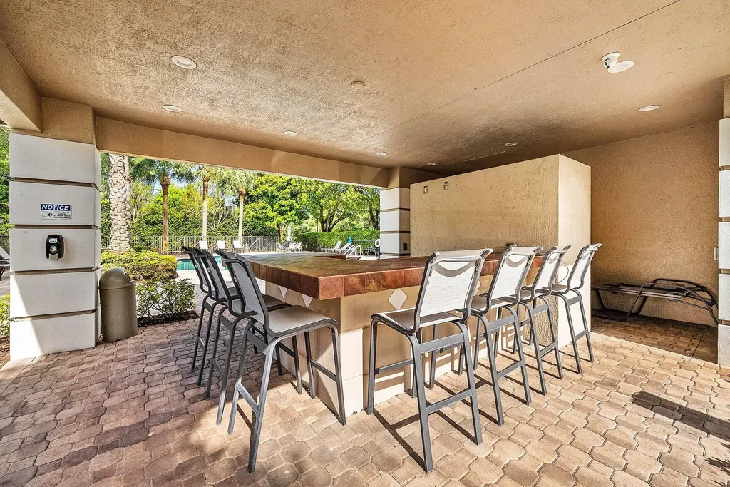 242 E Chrystie Circle Delray Beach FL 33484