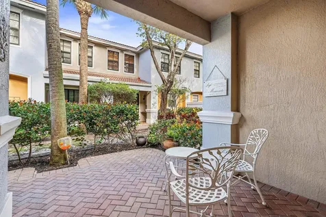242 E Chrystie Circle Delray Beach FL 33484