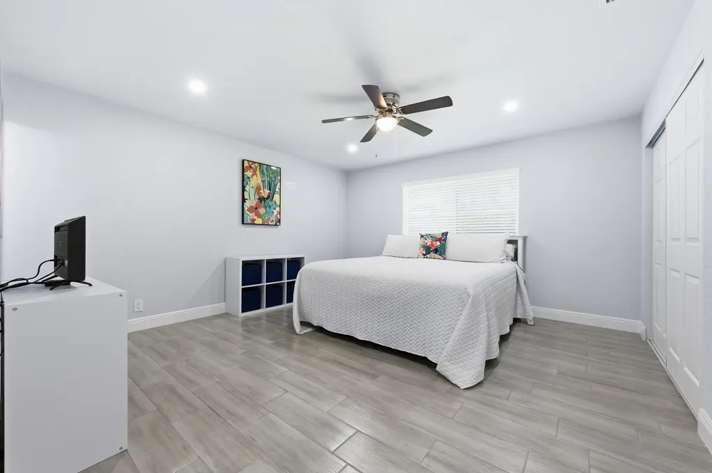 586 Laconia Circle Lake Worth FL 33467