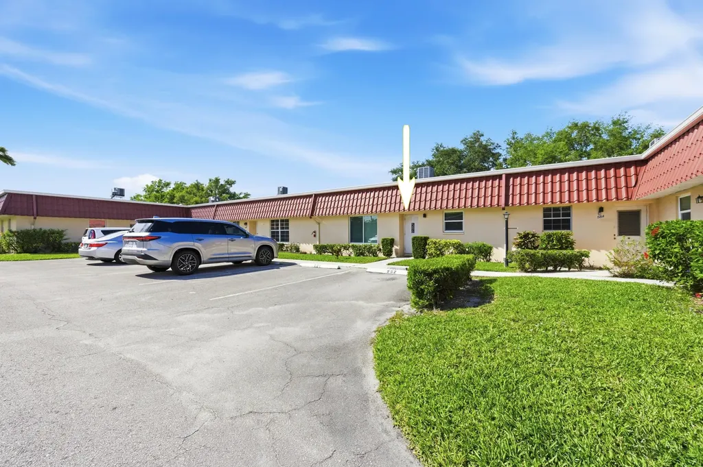 586 Laconia Circle Lake Worth FL 33467