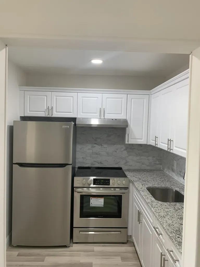 204 Canterbury I West Palm Beach FL 33417