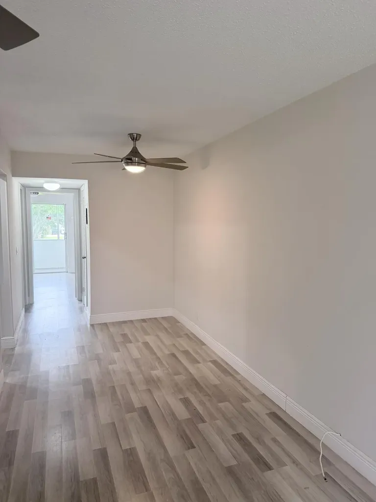 204 Canterbury I West Palm Beach FL 33417