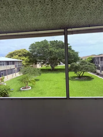 204 Canterbury I West Palm Beach FL 33417