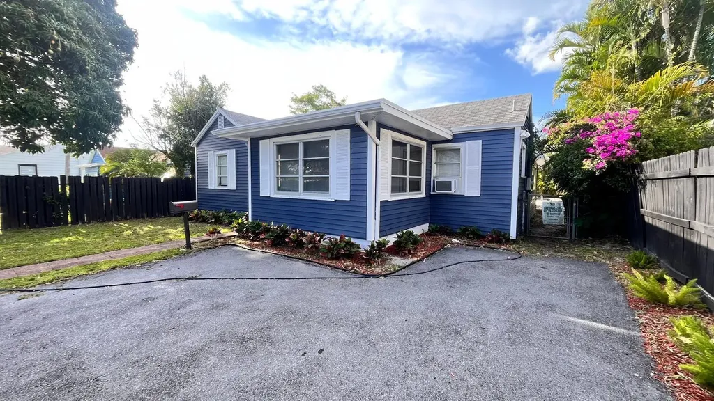 712 Tuscaloosa Street West Palm Beach FL 33405