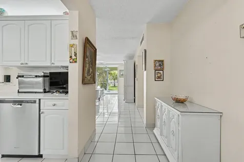 414 SE 10th Street Dania Beach FL 33004