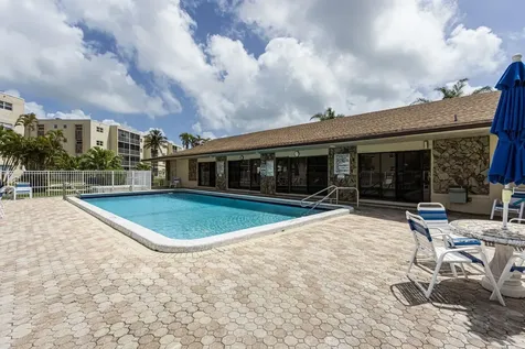 414 SE 10th Street Dania Beach FL 33004