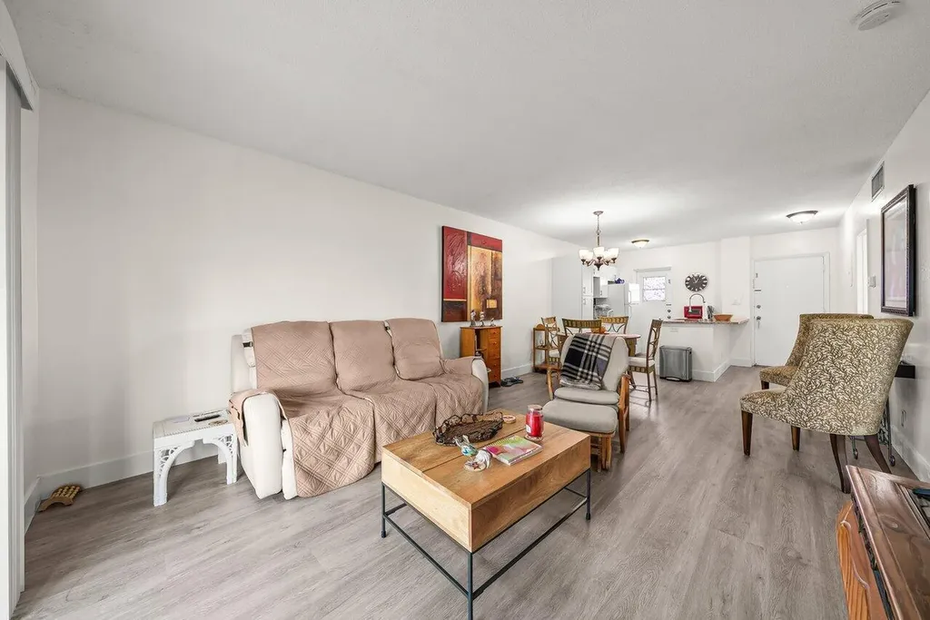 1117 Lake Terrace Boynton Beach FL 33426
