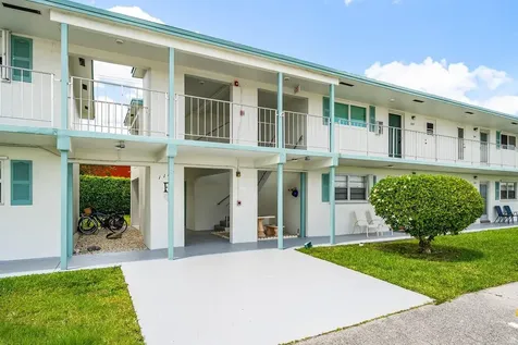 1117 Lake Terrace Boynton Beach FL 33426
