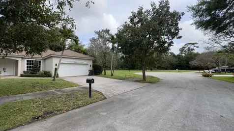 5176 NW 50th Terrace Coconut Creek FL 33073
