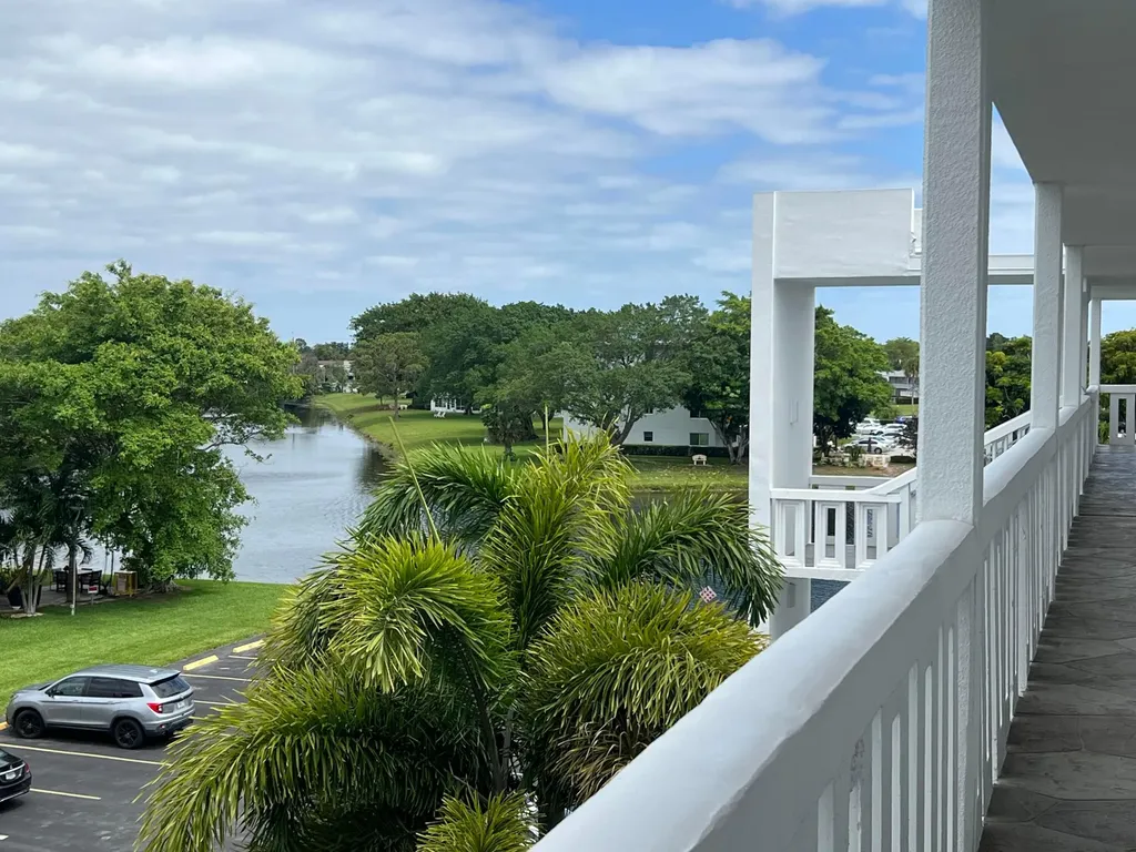 4116 Cambridge E Deerfield Beach FL 33442