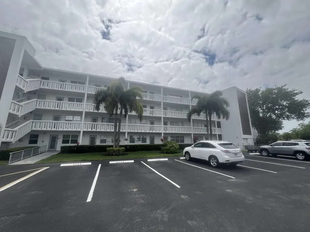 4116 Cambridge E Deerfield Beach FL 33442