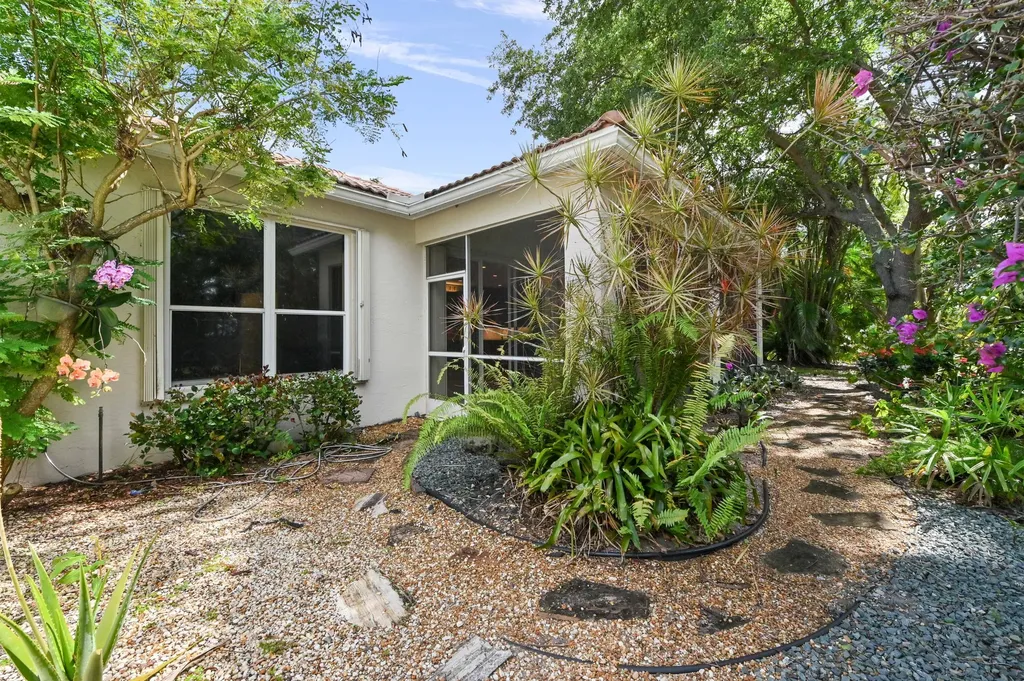 6439 Pebble Creek Way Boynton Beach FL 33437