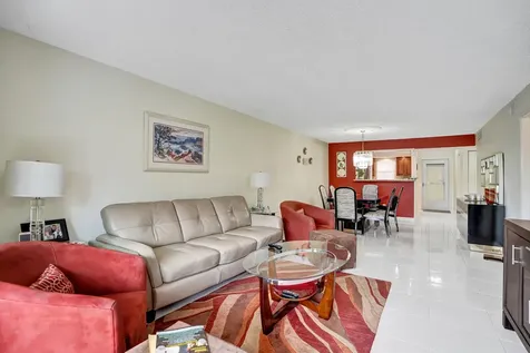 6200 NW 44th Unit # 204 Street Lauderhill FL 33319
