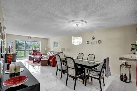 6200 NW 44th Unit # 204 Street Lauderhill FL 33319