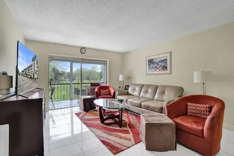 6200 NW 44th Unit # 204 Street Lauderhill FL 33319