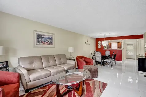 6200 NW 44th Unit # 204 Street Lauderhill FL 33319