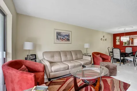 6200 NW 44th Unit # 204 Street Lauderhill FL 33319