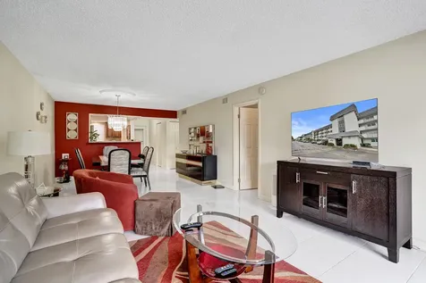 6200 NW 44th Unit # 204 Street Lauderhill FL 33319