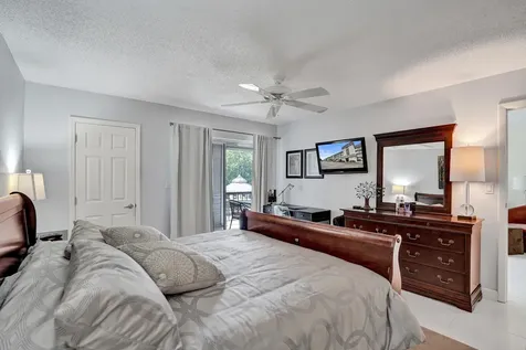 6200 NW 44th Unit # 204 Street Lauderhill FL 33319