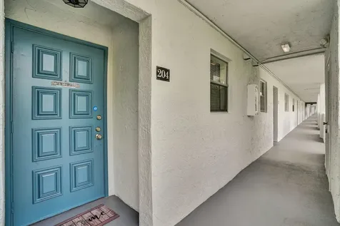6200 NW 44th Unit # 204 Street Lauderhill FL 33319