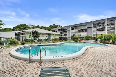 6200 NW 44th Unit # 204 Street Lauderhill FL 33319