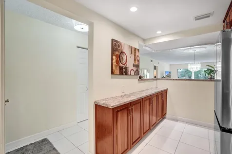 6200 NW 44th Unit # 204 Street Lauderhill FL 33319