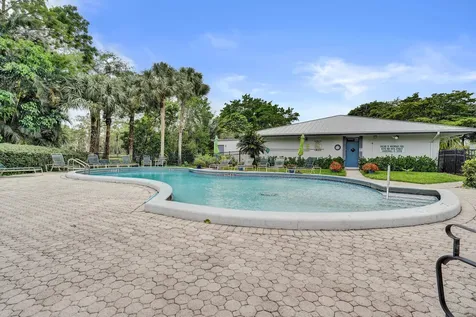 6200 NW 44th Unit # 204 Street Lauderhill FL 33319