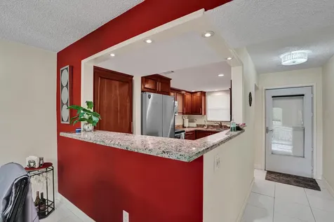 6200 NW 44th Unit # 204 Street Lauderhill FL 33319