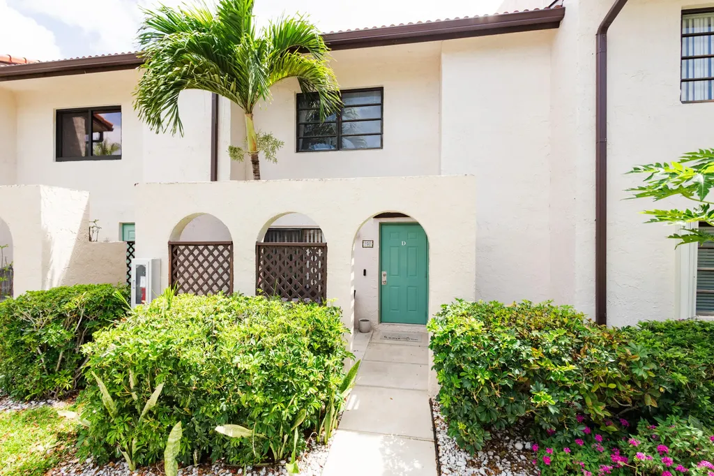 21820 Cypress Circle Boca Raton FL 33433