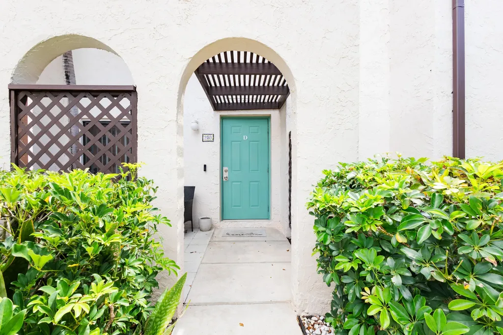 21820 Cypress Circle Boca Raton FL 33433