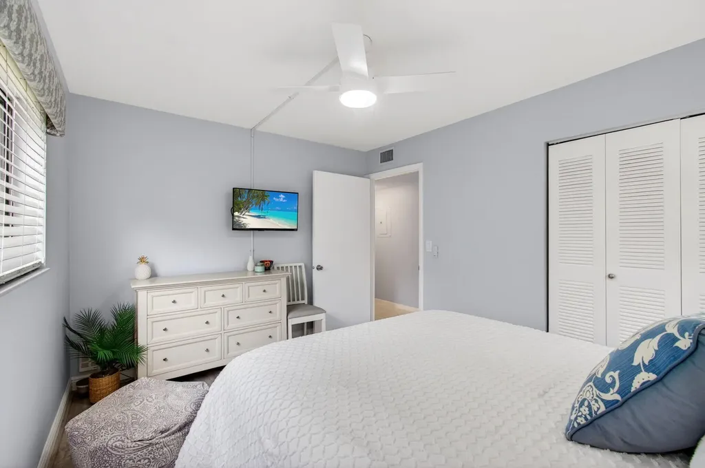 5280 Las Verdes Circle Delray Beach FL 33484