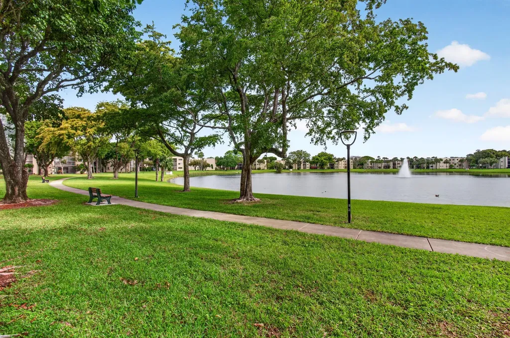 5280 Las Verdes Circle Delray Beach FL 33484