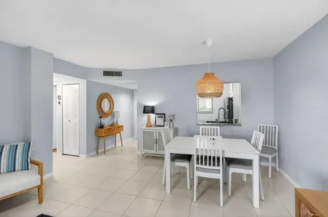 5280 Las Verdes Circle Delray Beach FL 33484