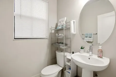 6026 Pine Tree Way Riviera Beach FL 33410