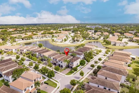 6026 Pine Tree Way Riviera Beach FL 33410