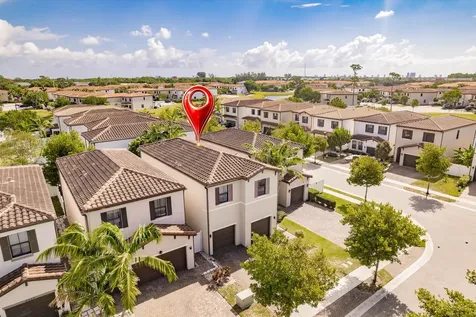 6026 Pine Tree Way Riviera Beach FL 33410