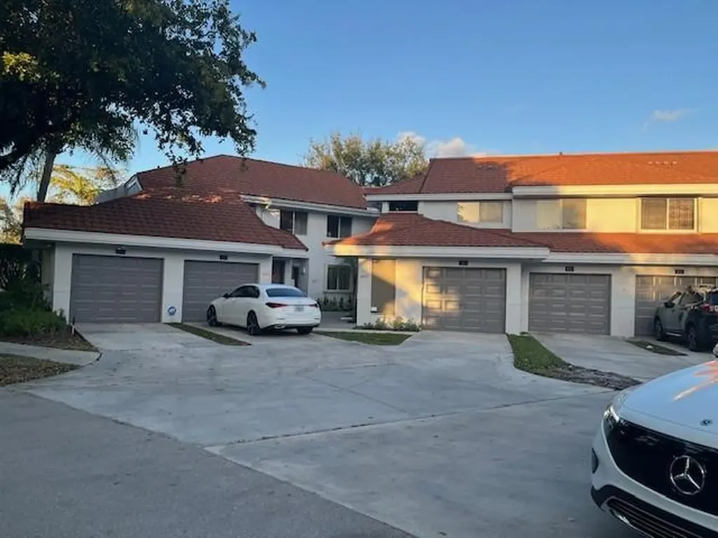 992 NW 93rd Avenue Plantation FL 33324