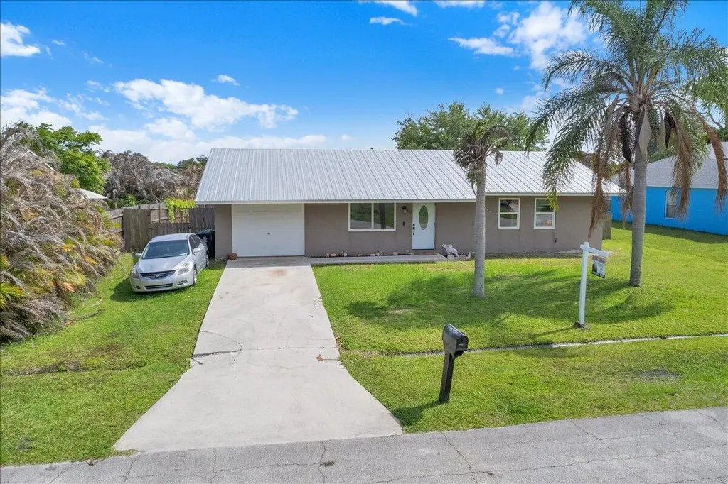 956 SE Browning Avenue Port St Lucie FL 34983